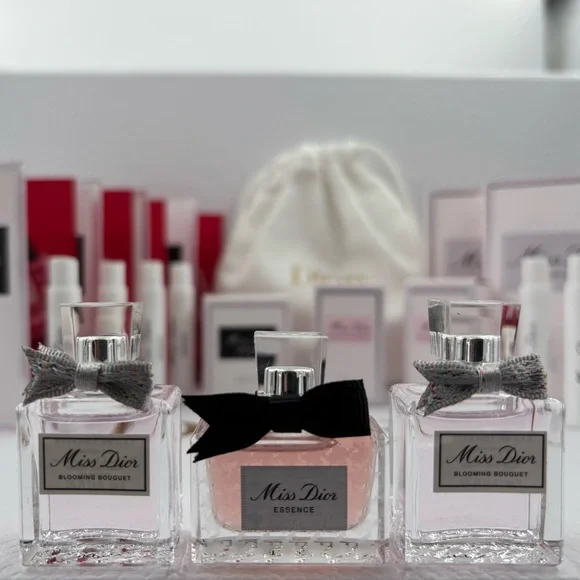 NWT Dior Miss Dior Essence Blooming Bouquet deluxe gift 10pcs travel bundle - Picture 3 of 7